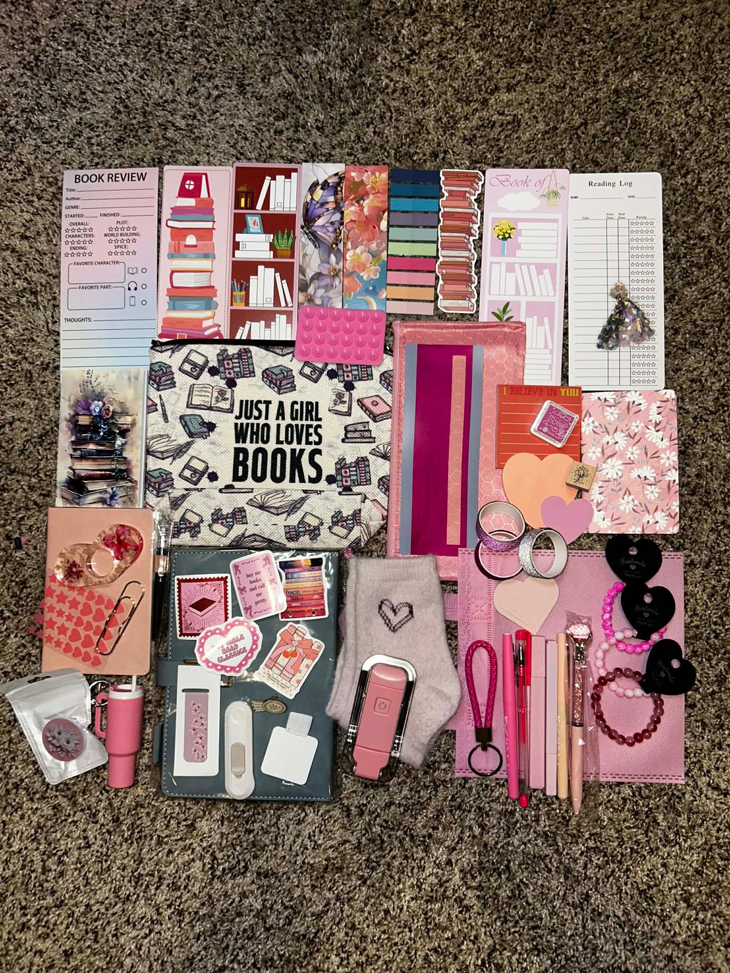 ULTIMATE 30 ITEM BOOKTOK BOX W/ TOTE BAG AND NOTEBOOK