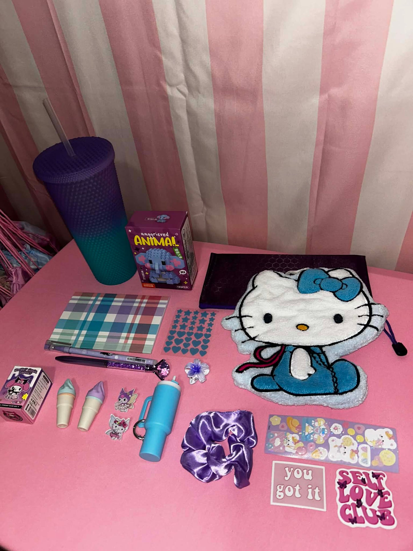 Medium Scoop (15+ items and ONE LARGE GIFT)