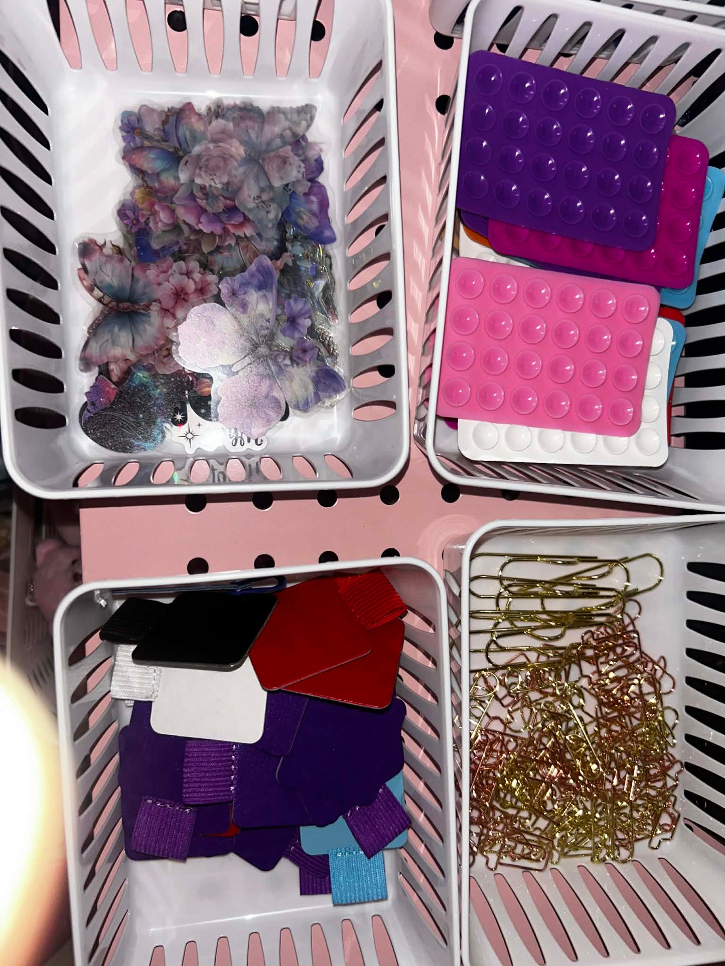 ULTIMATE SCOOP (38+ ITEMS AND 5 LARGE GIFTS)